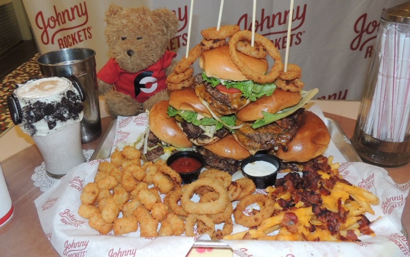 812-johnny-rockets-six-classic-burgers-challenge-miami