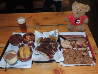 #827 Smoke Ring BBQ Man vs Food Challenge Rome Italy