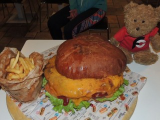 #829 Funky Go San Vito Kiloburger Gourmet Burger Challenge