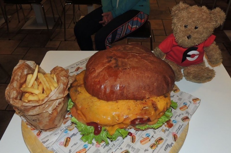 829-funky-go-san-vito-kiloburger-gourmet-burger-challenge