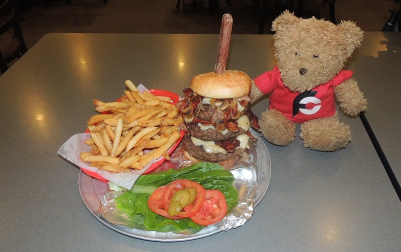 916-dotties-big-burger-challenge-cuba-missouri