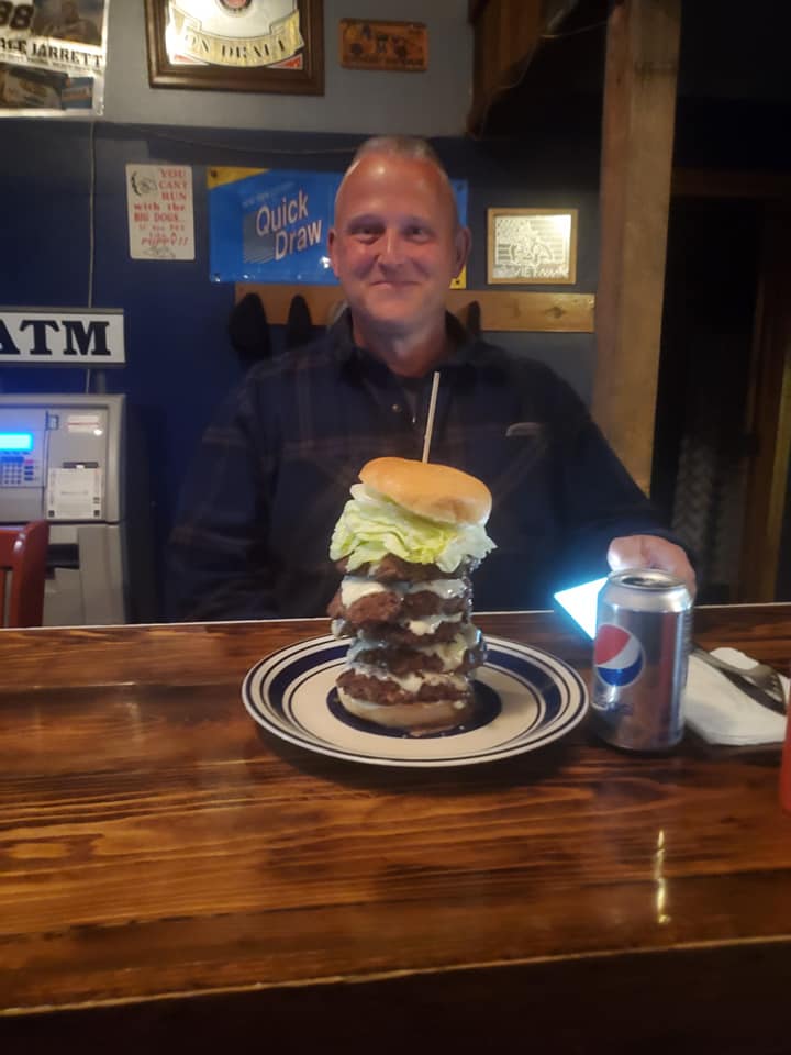 ce-bulldog-bar-and-grill-42-oz-burger-challenge