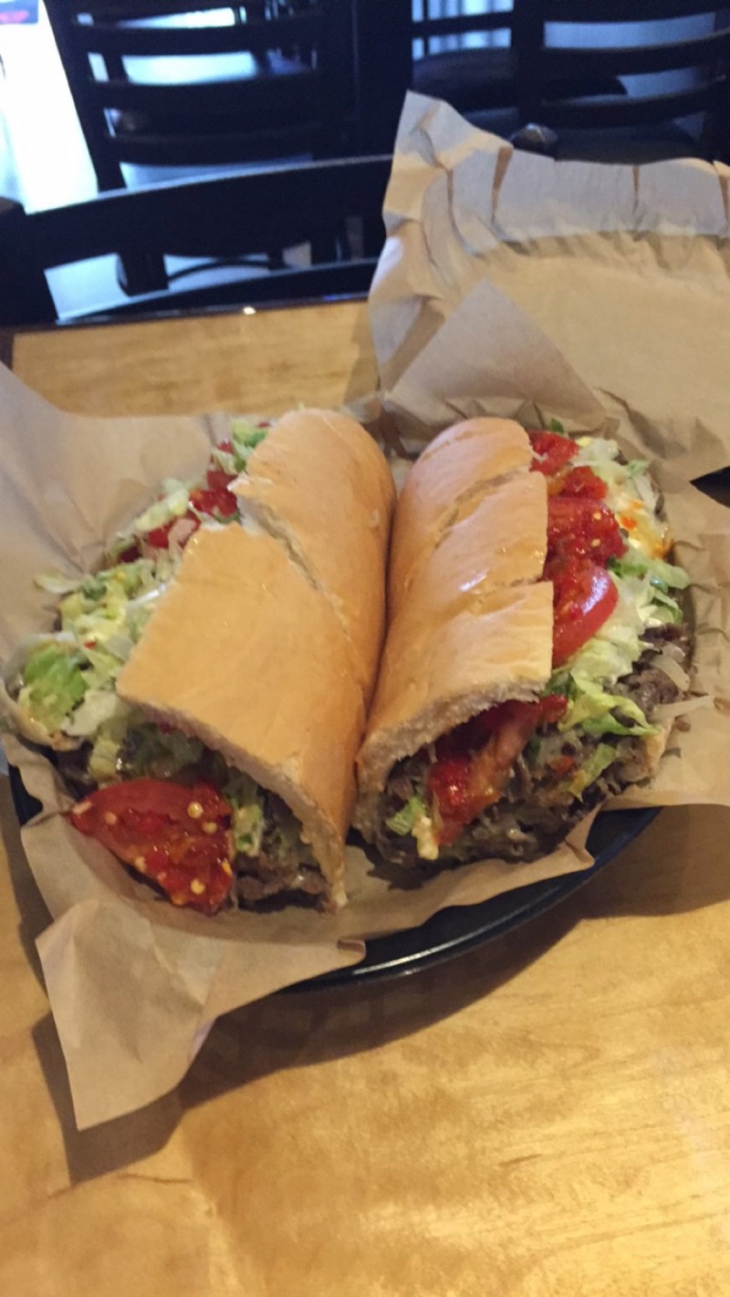 submarine-houses-super-duper-cheese-steak-challenge